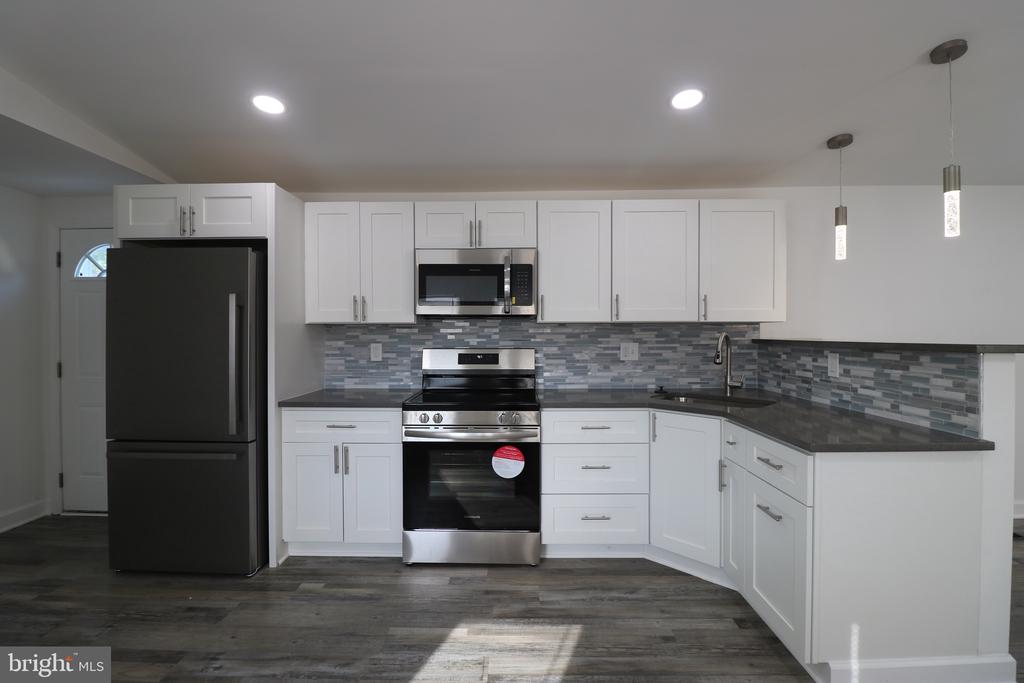 106 RODEO CIRCLE