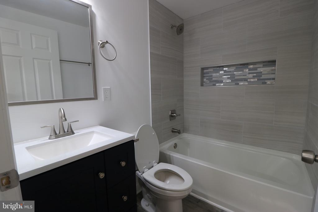 106 RODEO CIRCLE