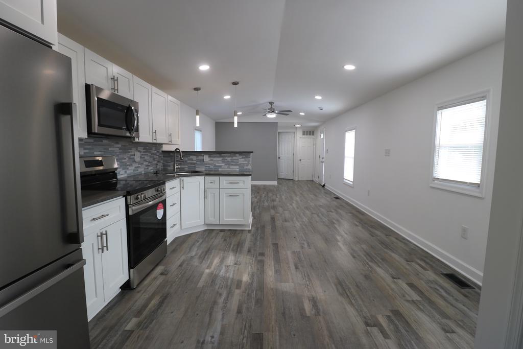 106 RODEO CIRCLE