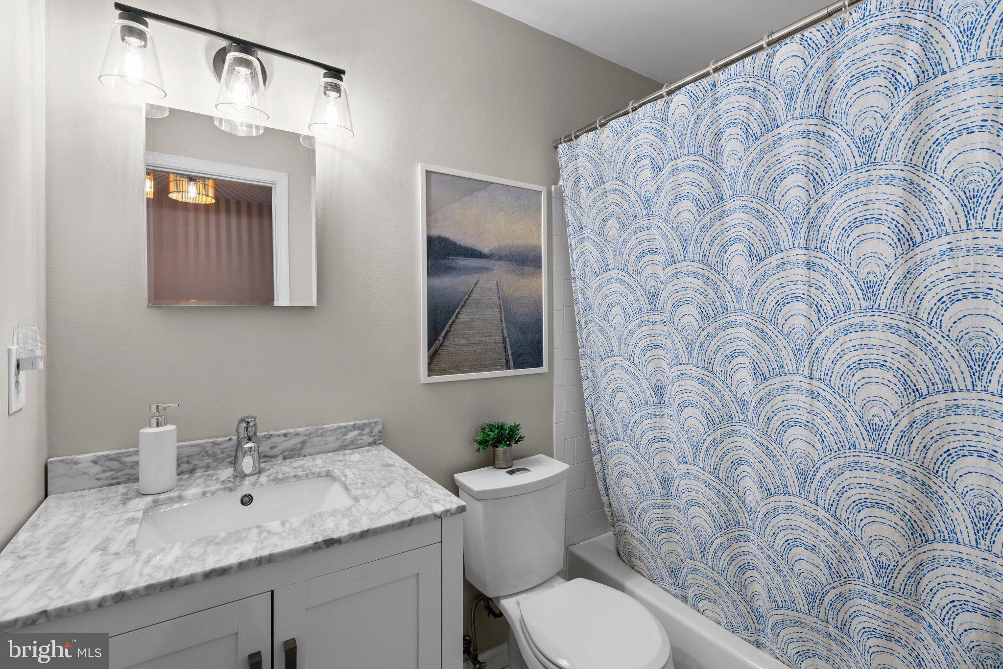 5726 Richardson Mews Sq