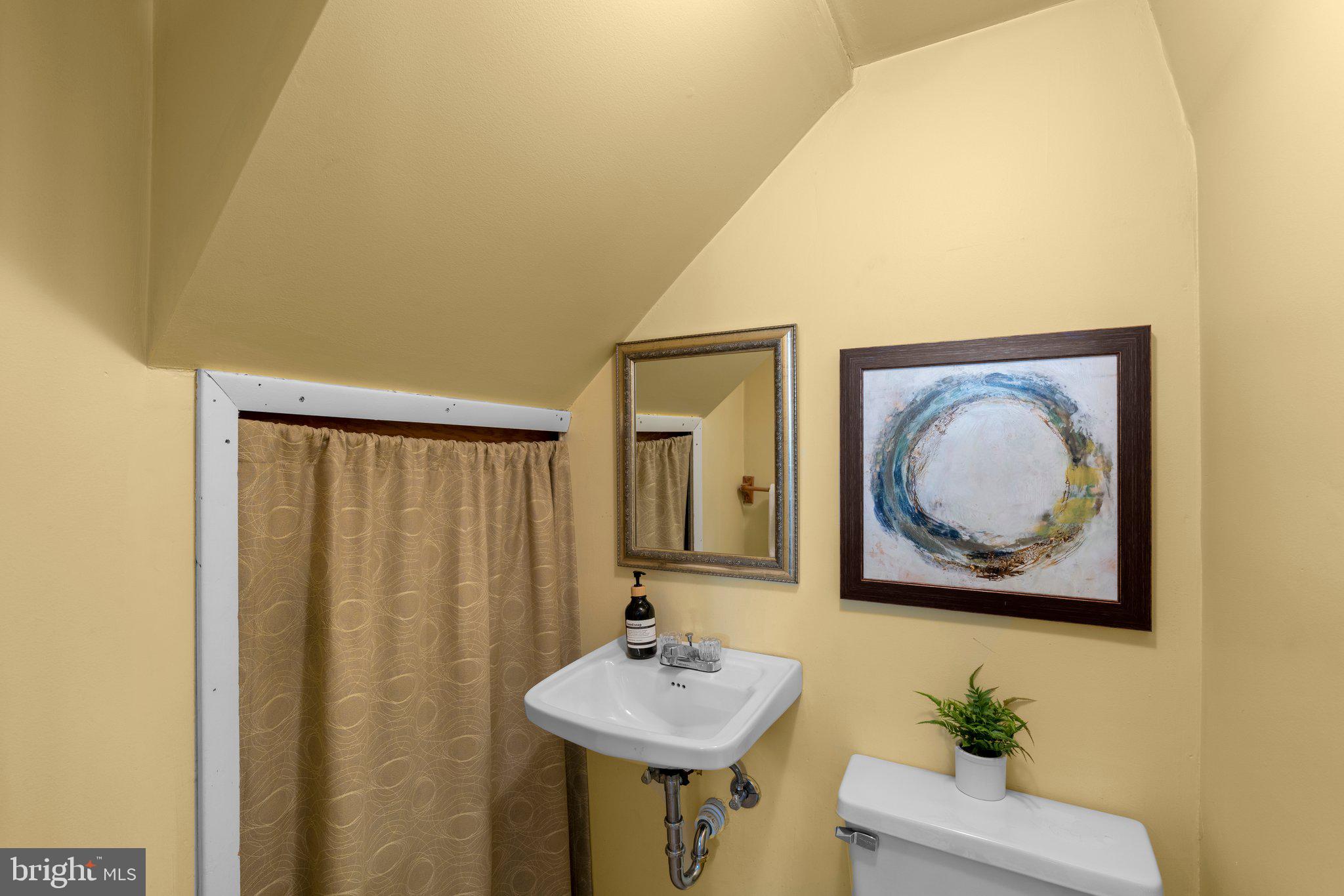 5726 Richardson Mews Sq