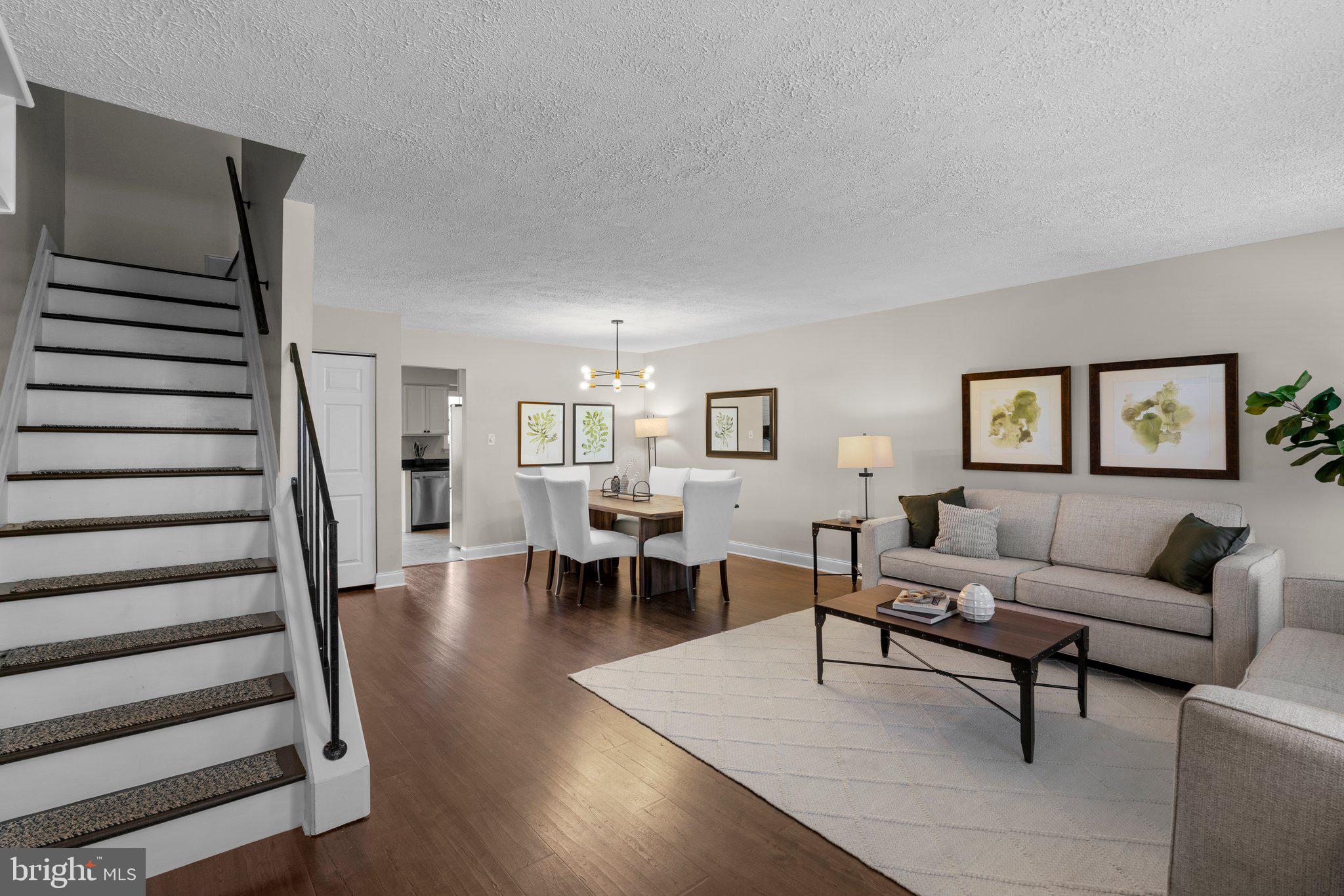 5726 Richardson Mews Sq