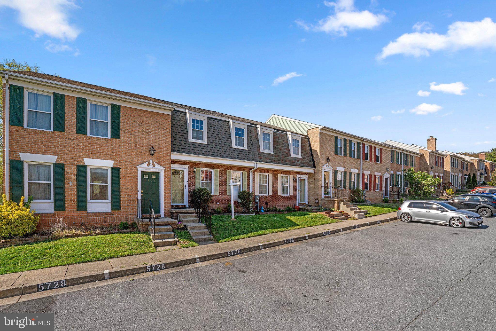 5726 Richardson Mews Sq