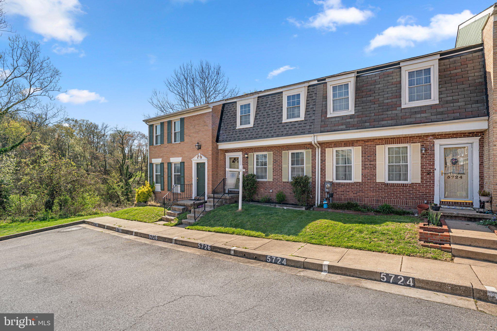 5726 Richardson Mews Sq