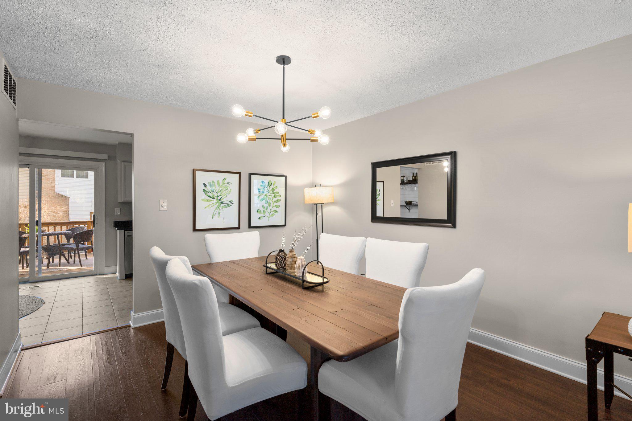 5726 Richardson Mews Sq