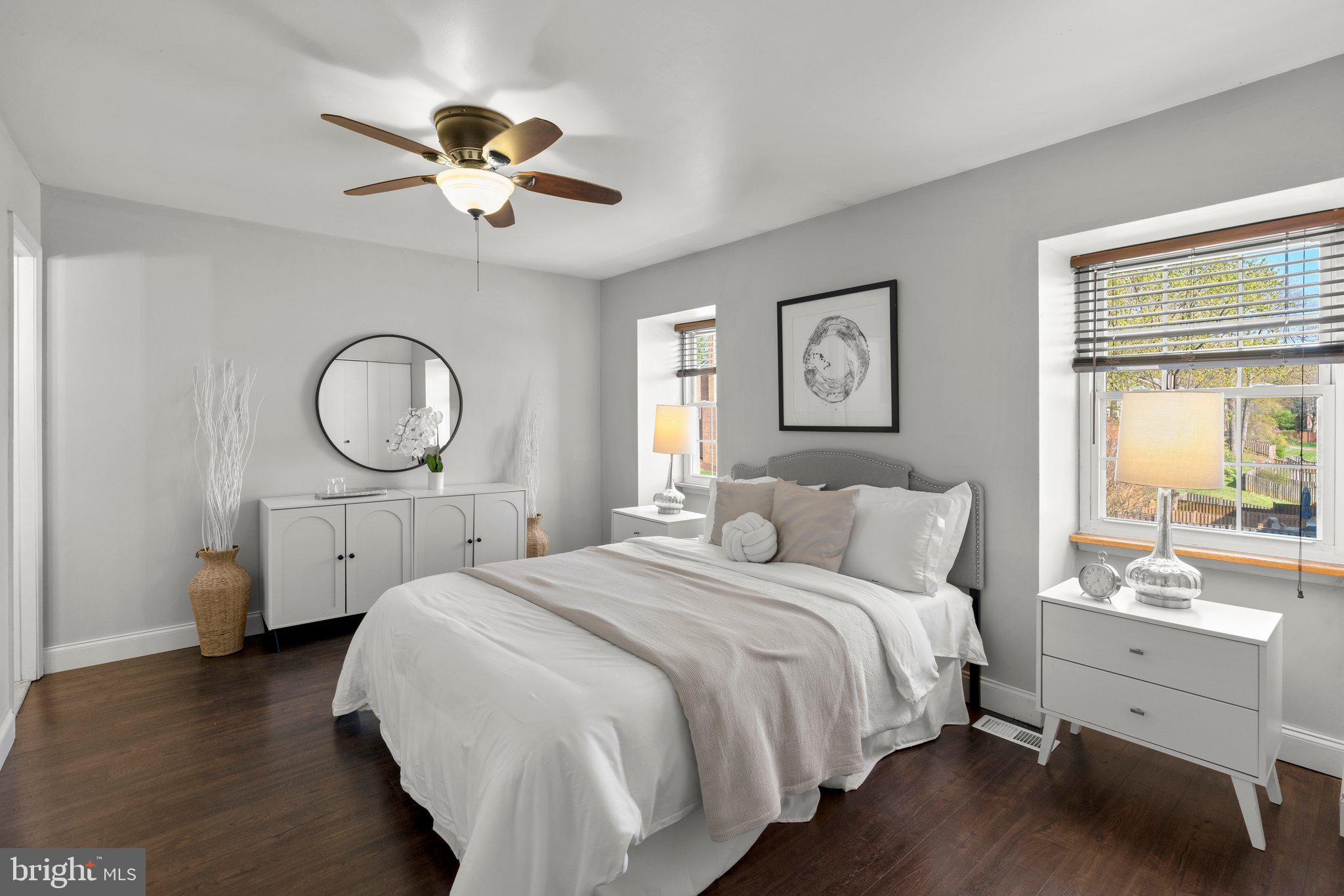 5726 Richardson Mews Sq