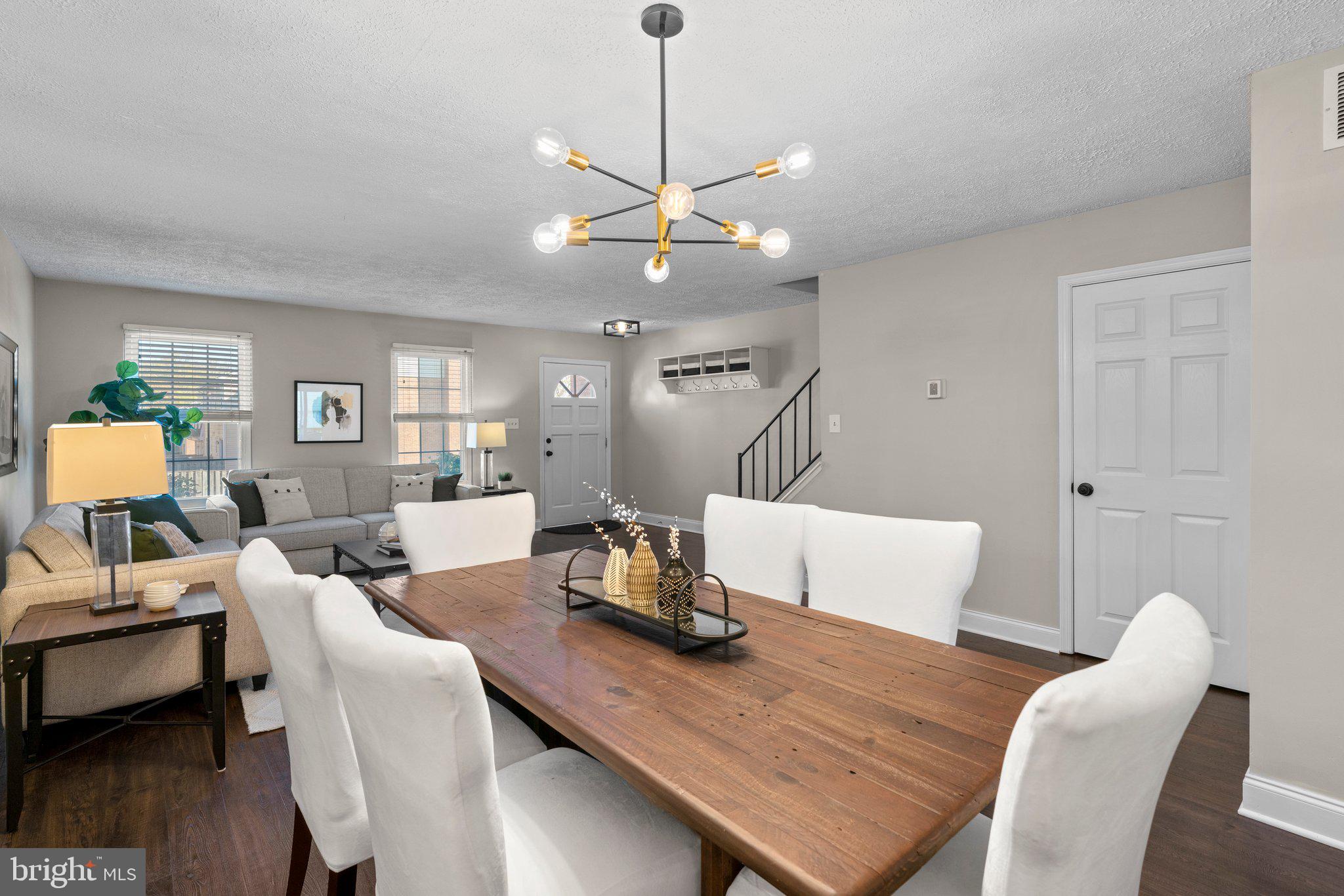 5726 Richardson Mews Sq