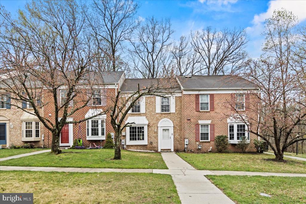 3 N STEAD COURT