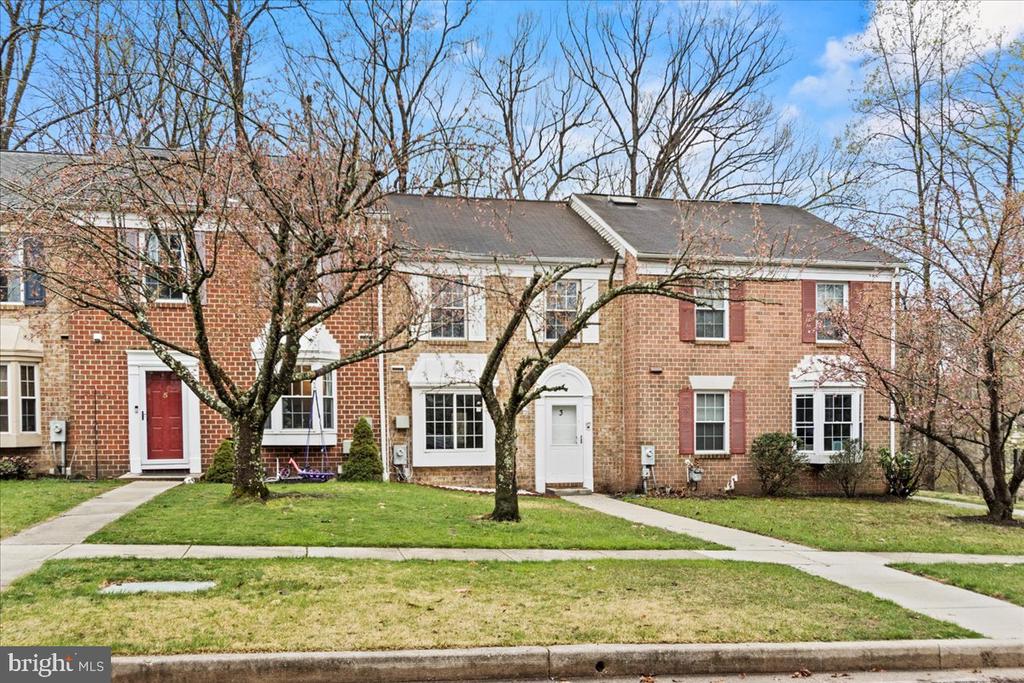 3 N STEAD COURT