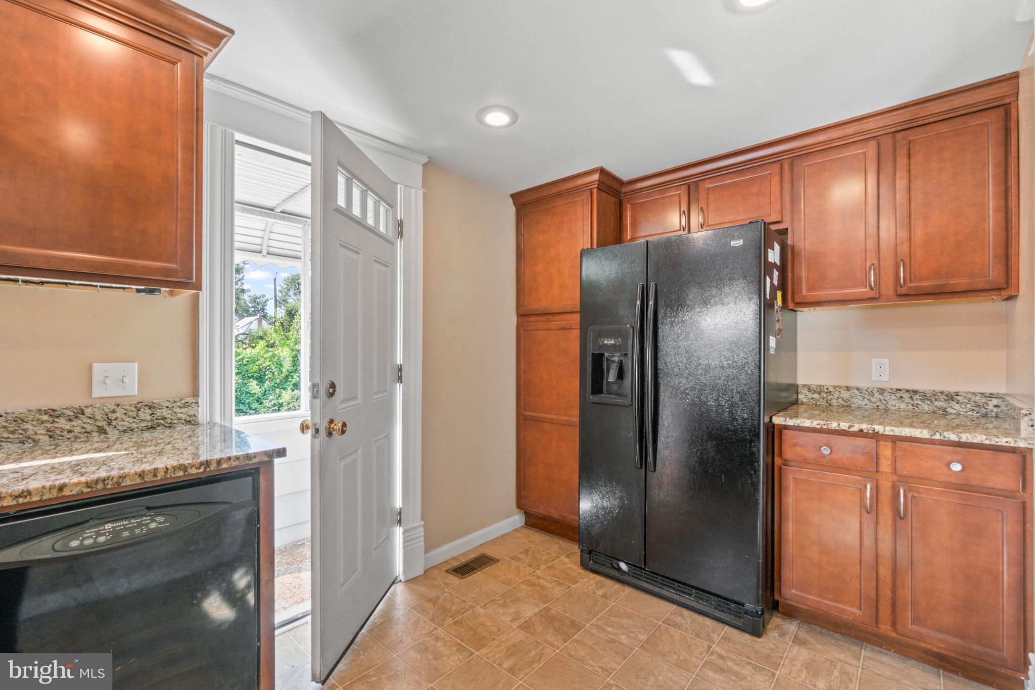 4616 MAGNOLIA AVENUE