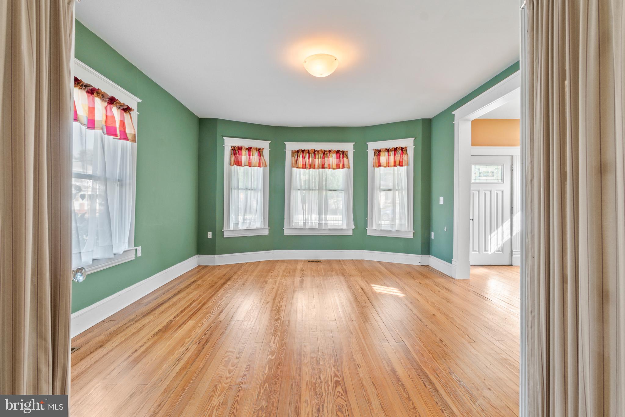 4616 MAGNOLIA AVENUE