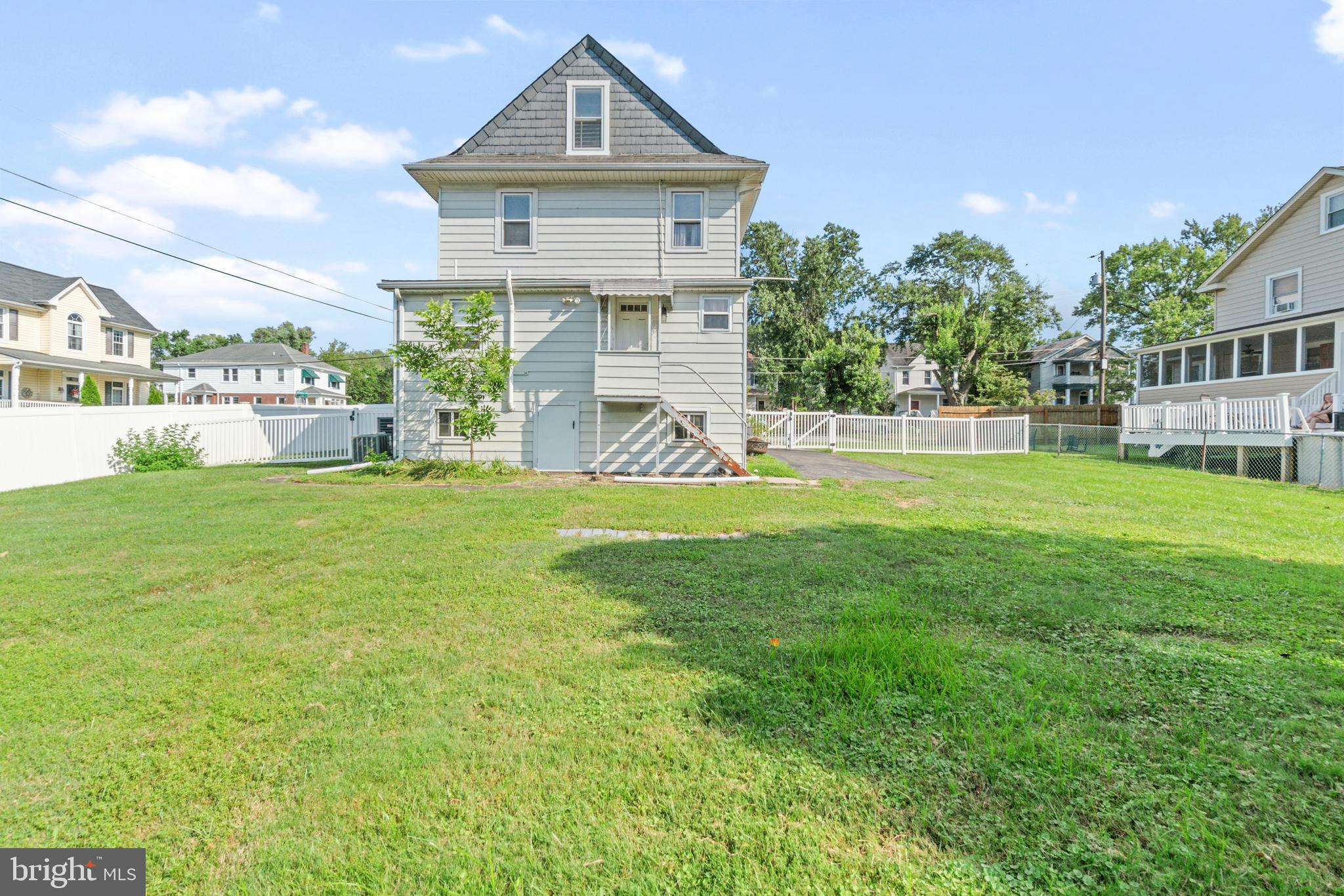 4616 MAGNOLIA AVENUE