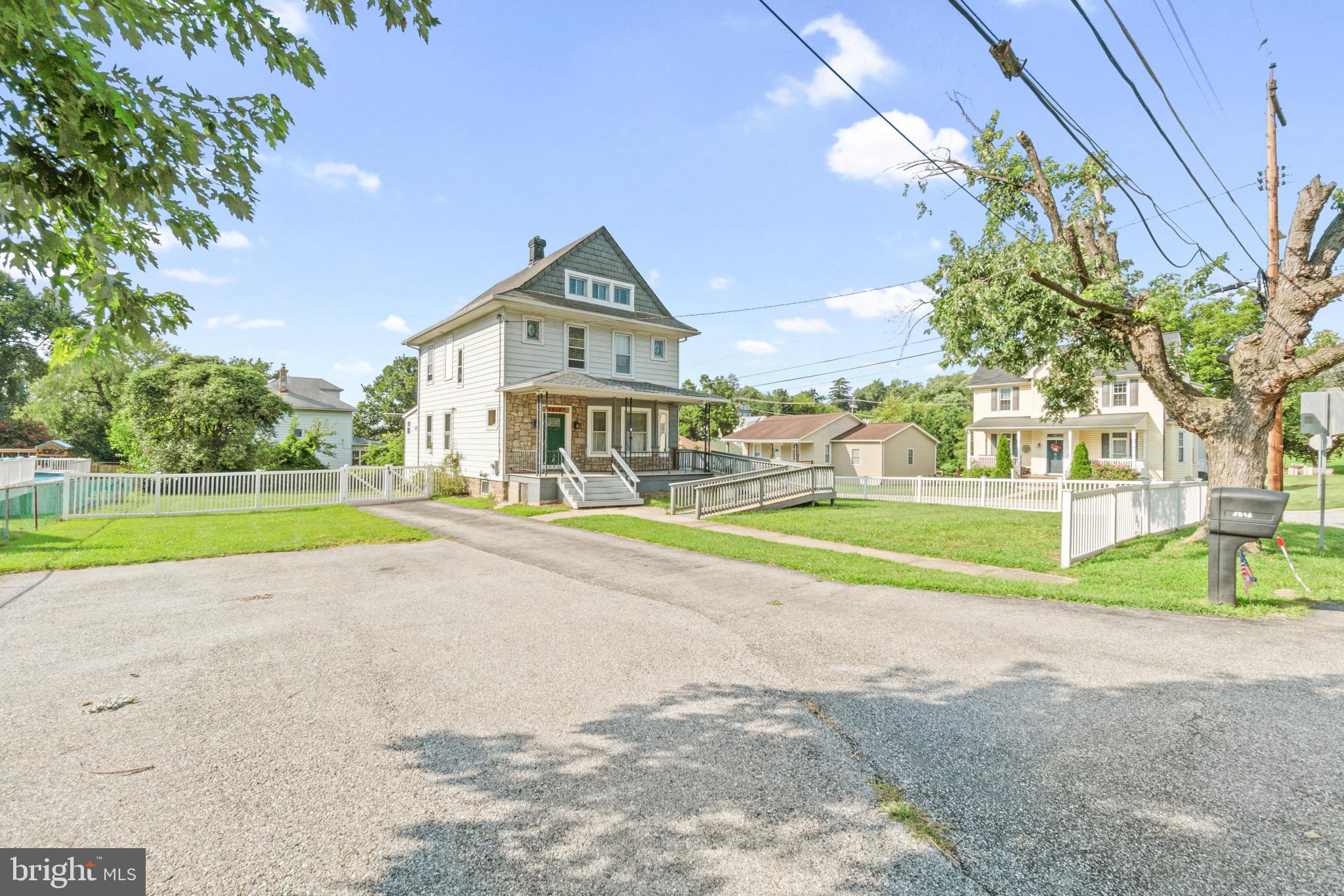 4616 MAGNOLIA AVENUE