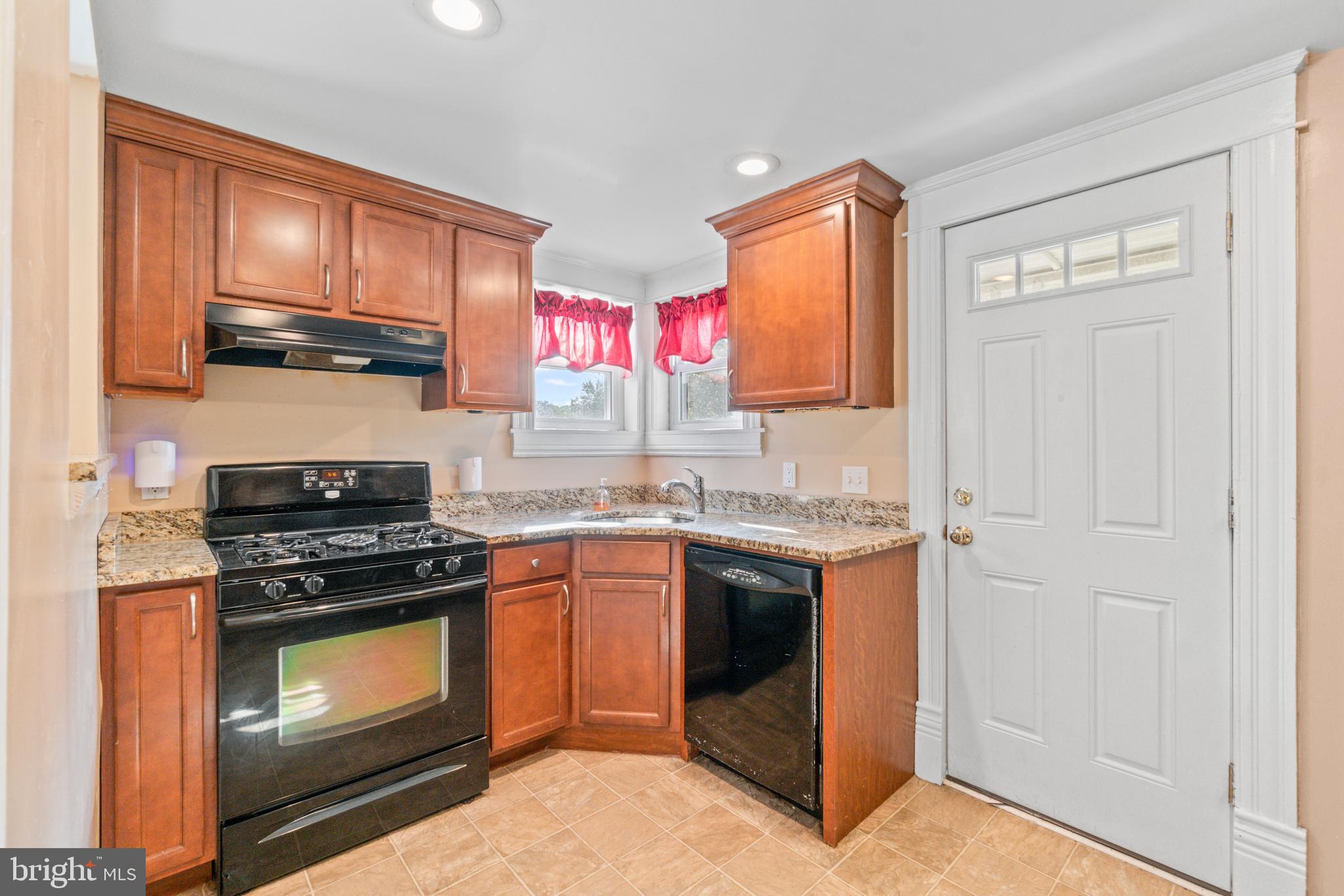 4616 MAGNOLIA AVENUE