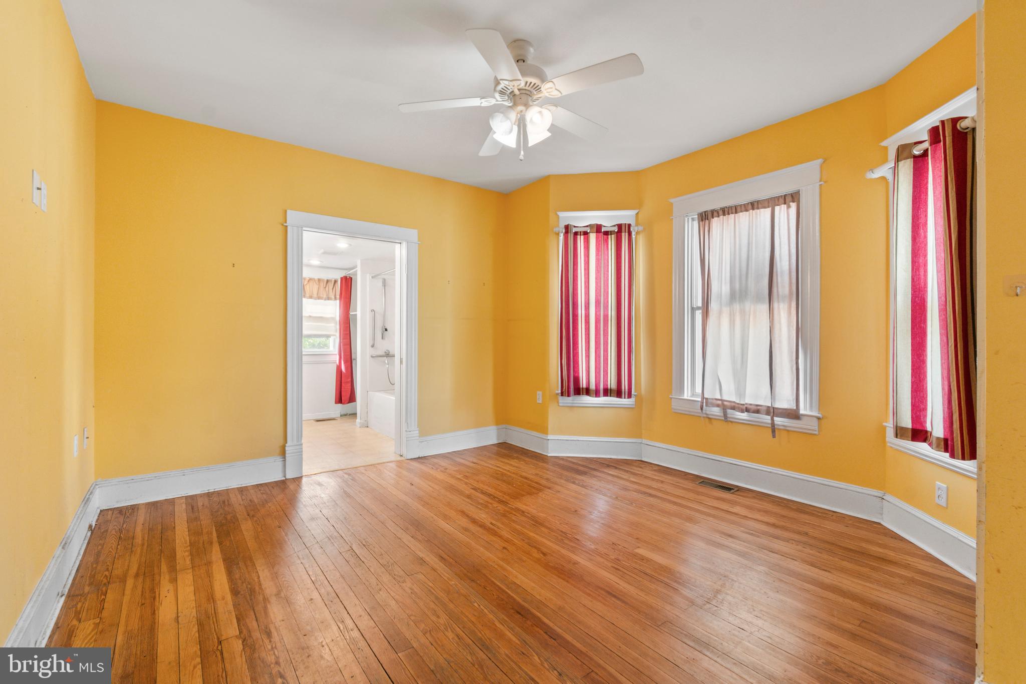 4616 MAGNOLIA AVENUE