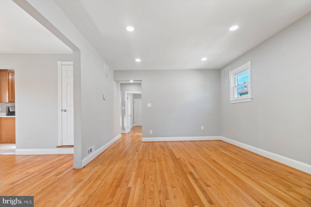 2723 GLENDALE ROAD