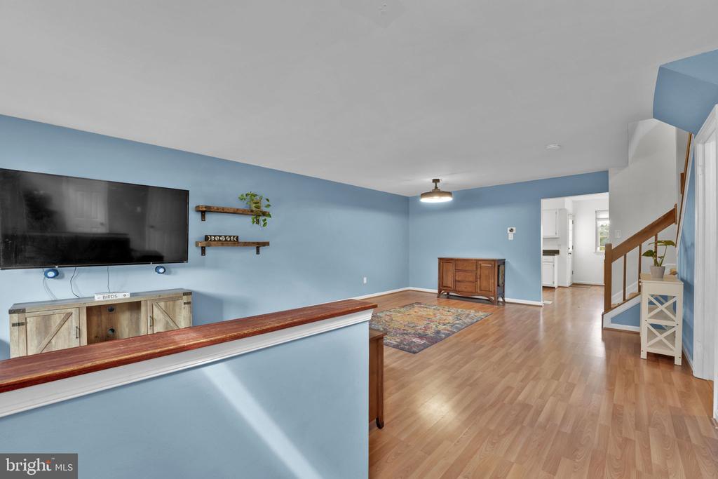8008 GREEN VALLEY LANE