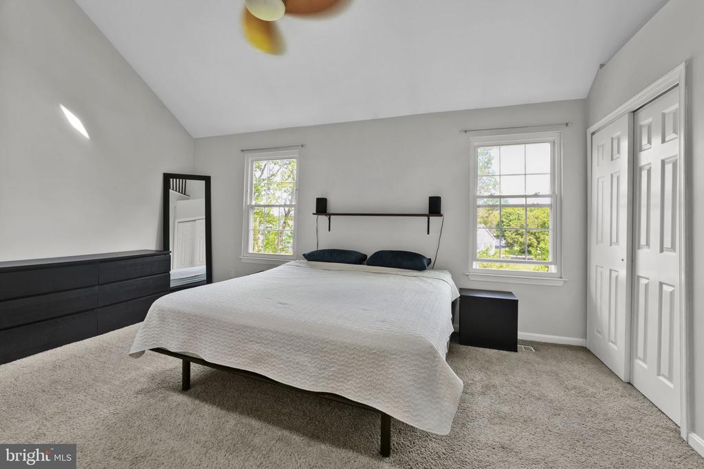 8008 GREEN VALLEY LANE
