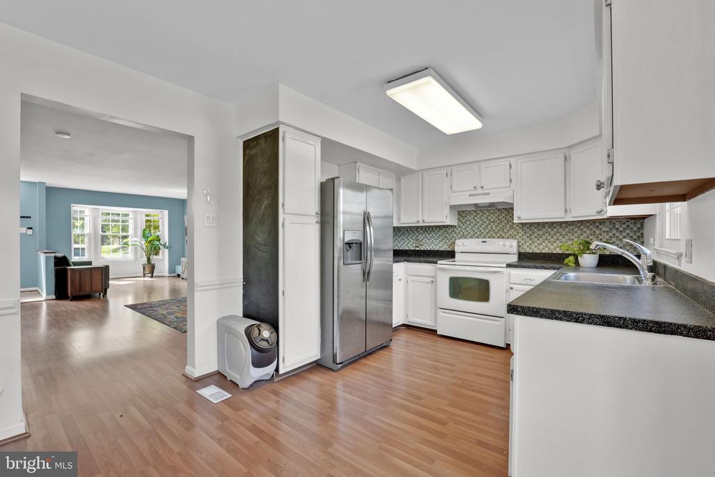 8008 GREEN VALLEY LANE