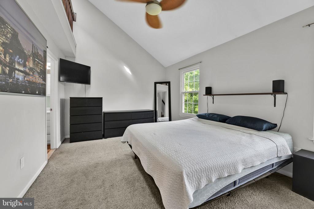 8008 GREEN VALLEY LANE