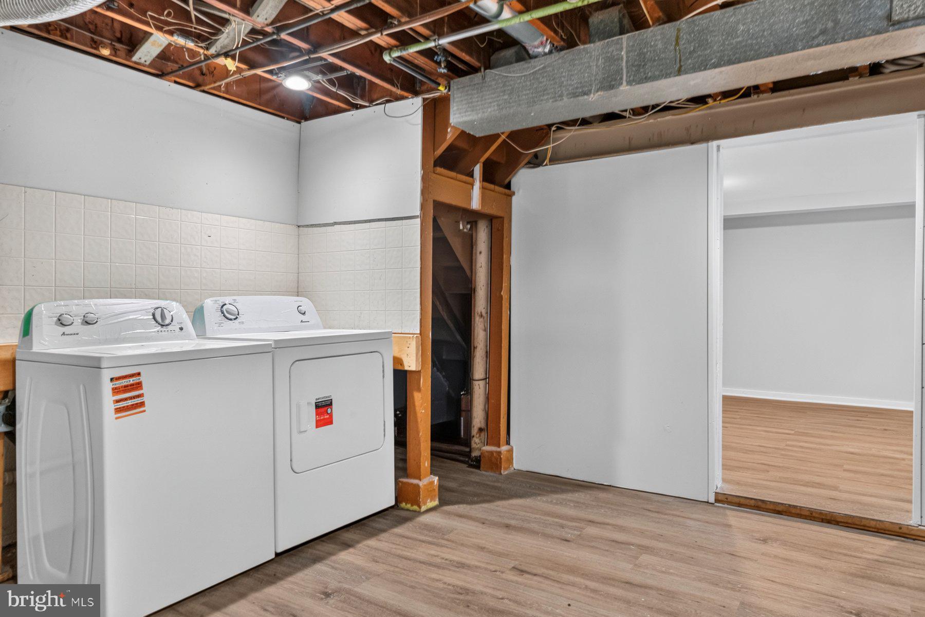 1524 BARKLEY AVENUE