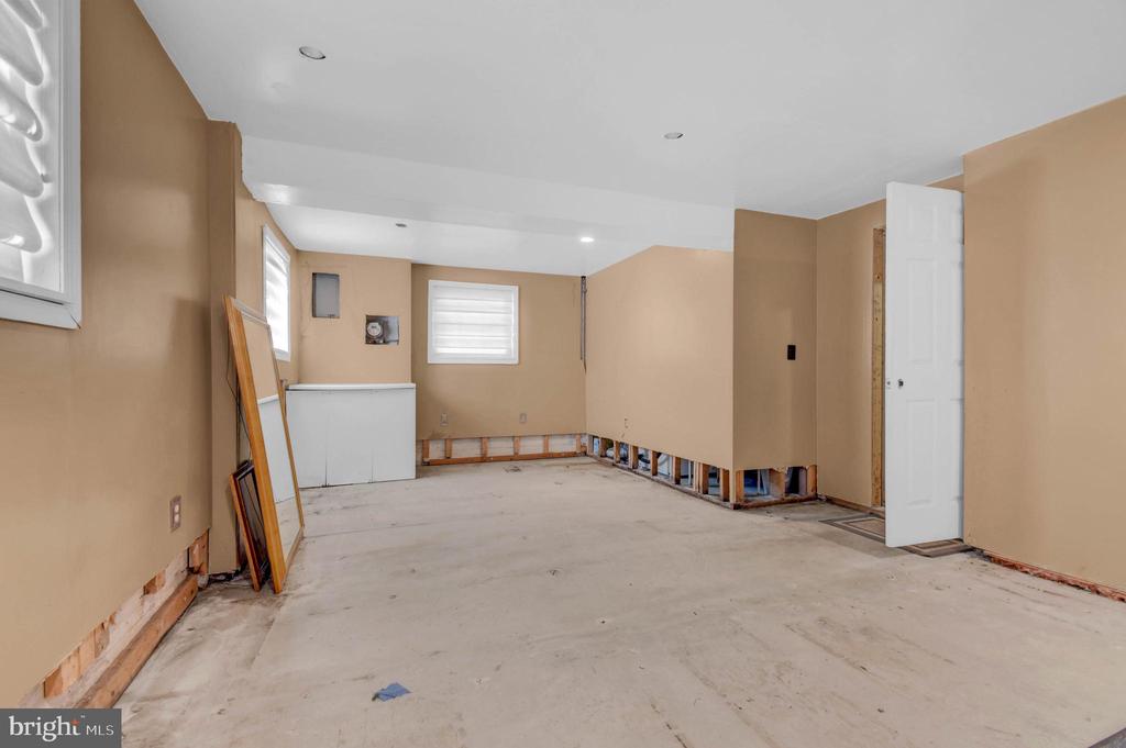 6811 FOX MEADOW ROAD