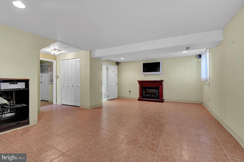 6811 FOX MEADOW ROAD