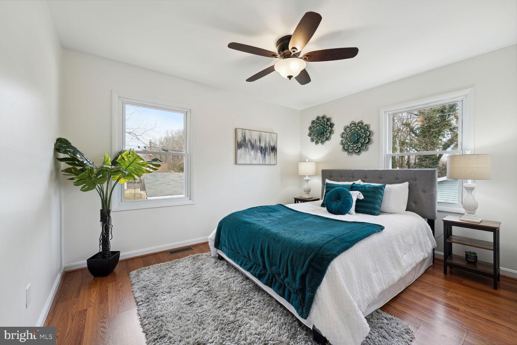 922 Barrington Dr