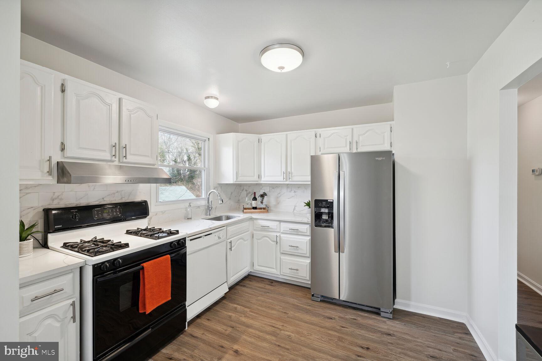 922 Barrington Dr