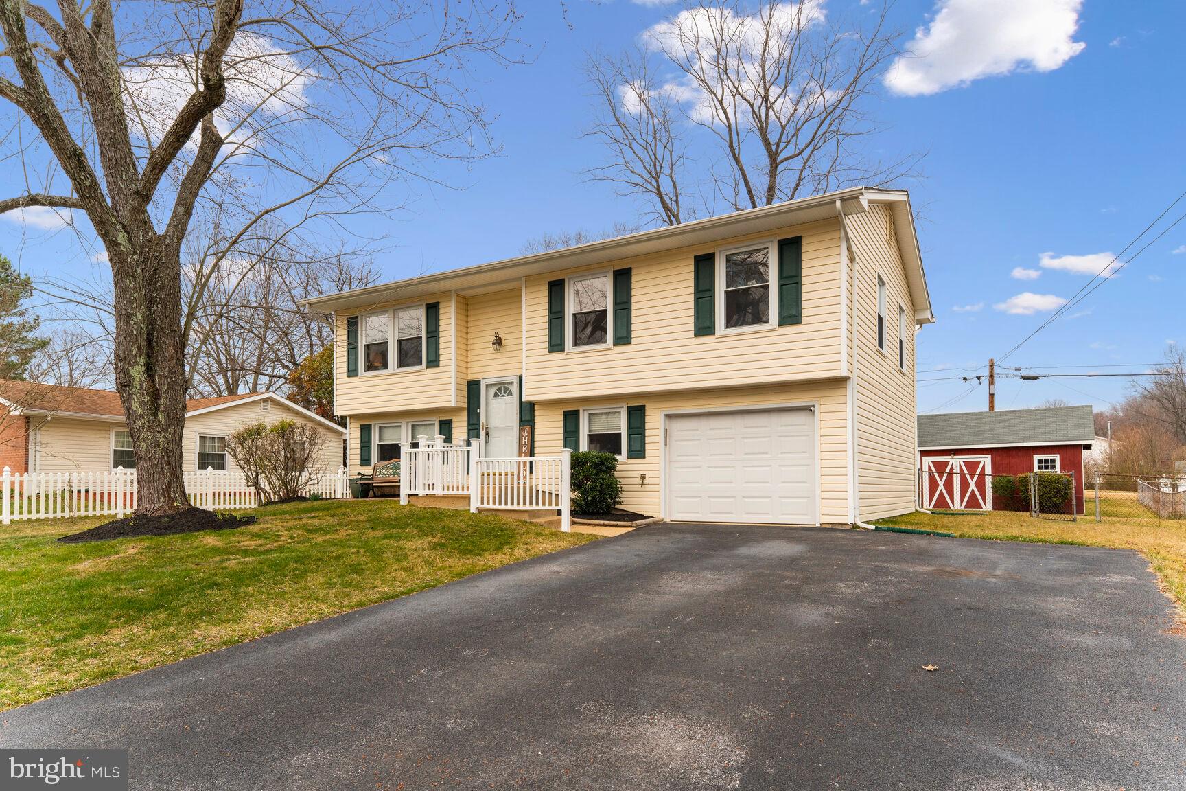 922 Barrington Dr