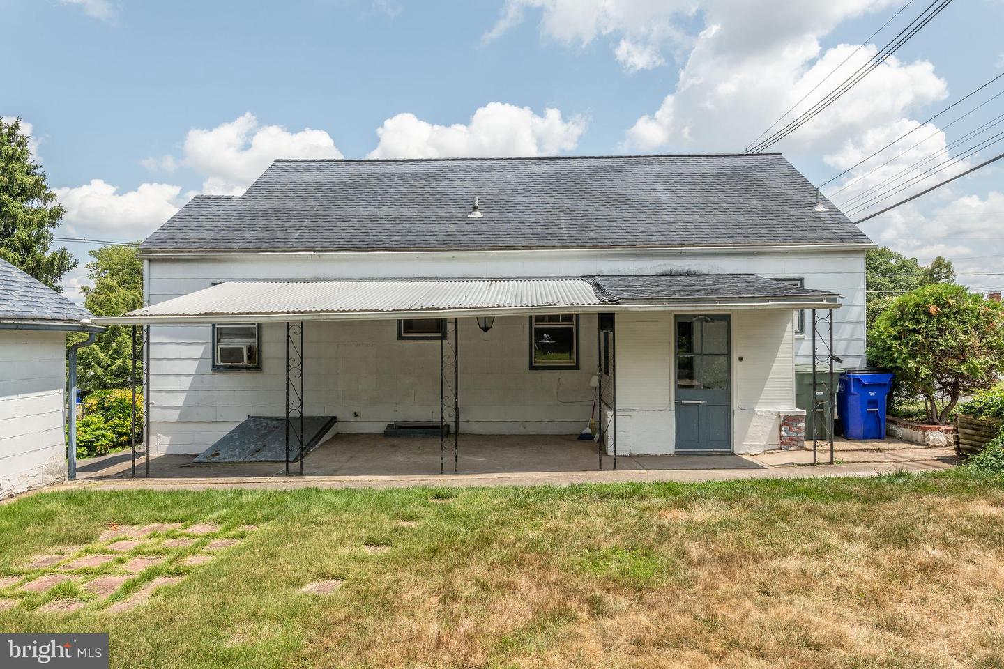 111 LOCUST STREET
