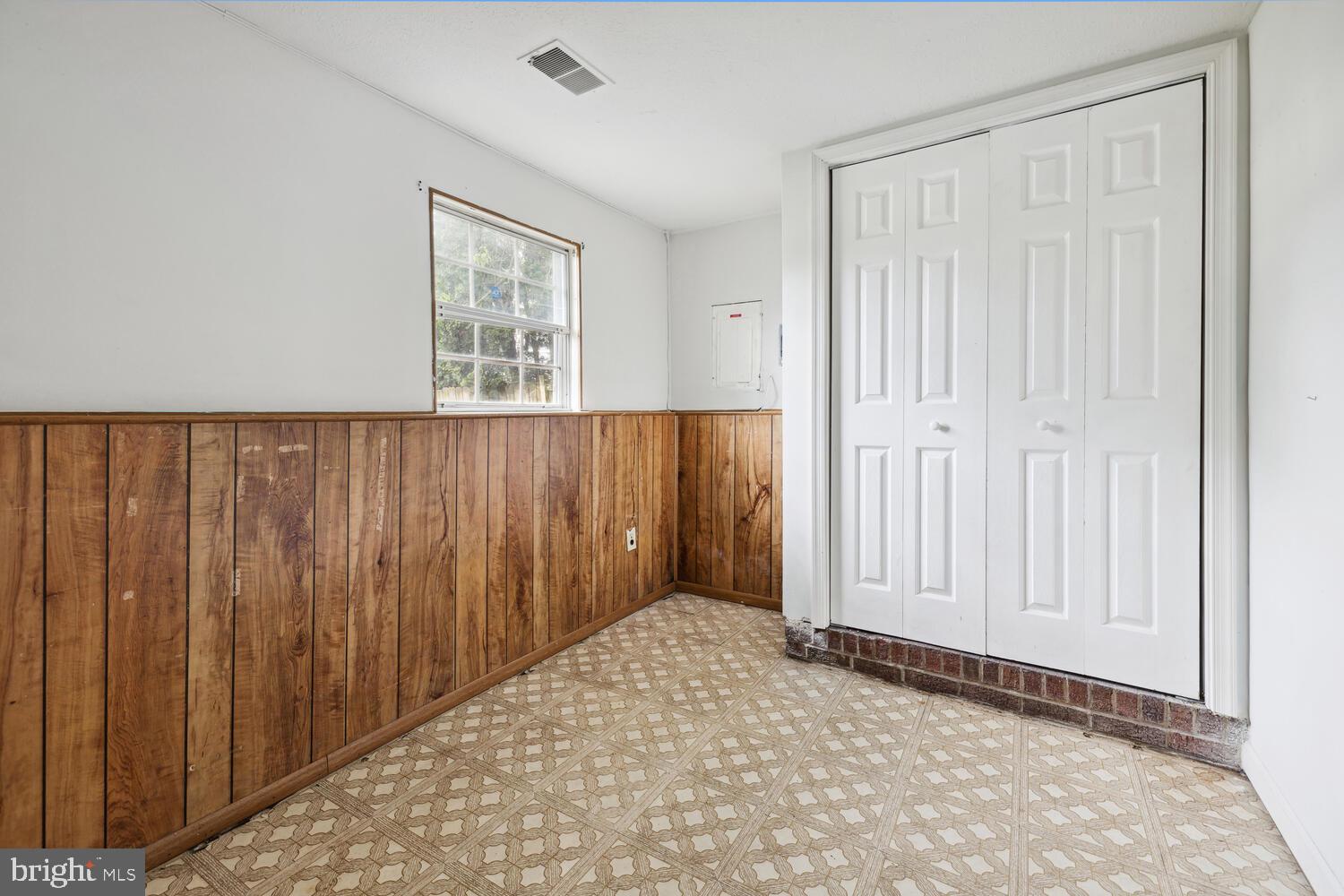 1592 Elmwood Ct