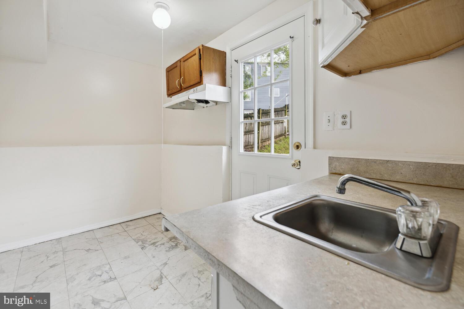 1592 Elmwood Ct