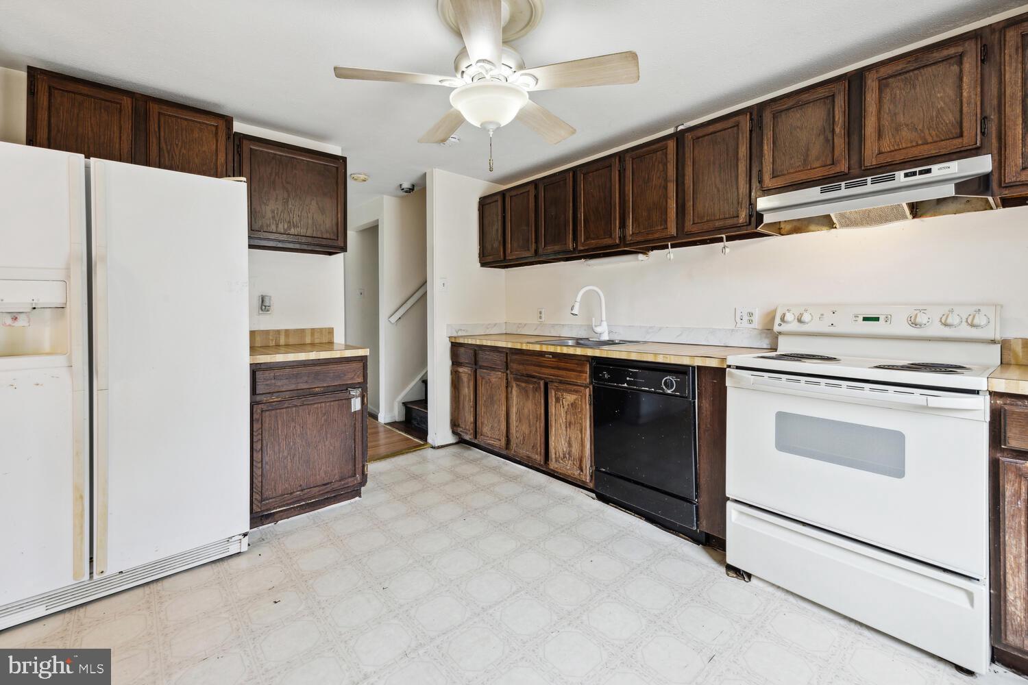 1592 Elmwood Ct