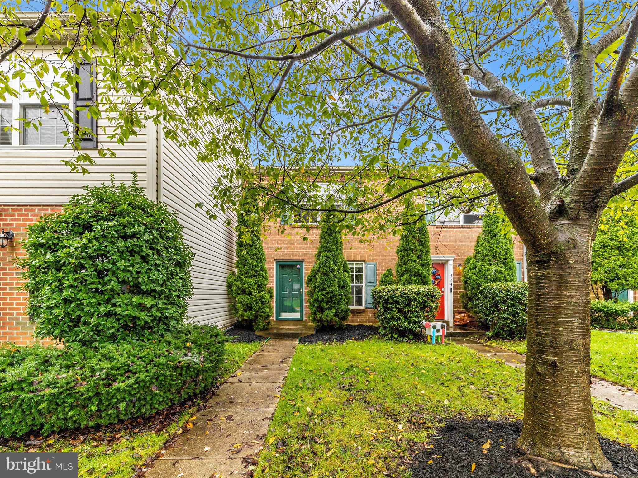 522 Essex Pl