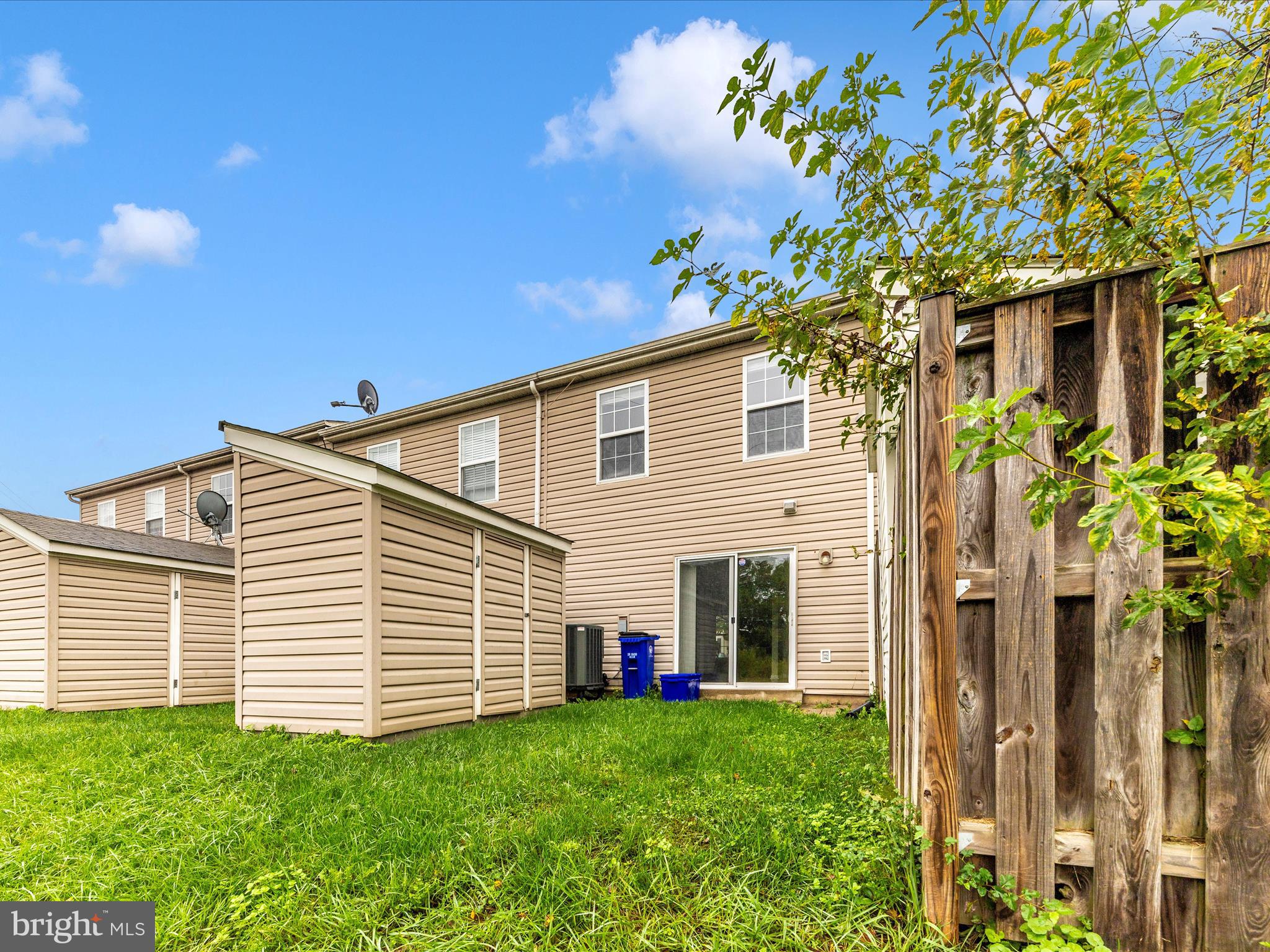 522 Essex Pl