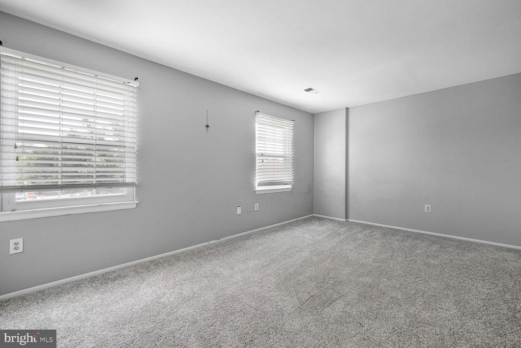 31 VIENNA COURT