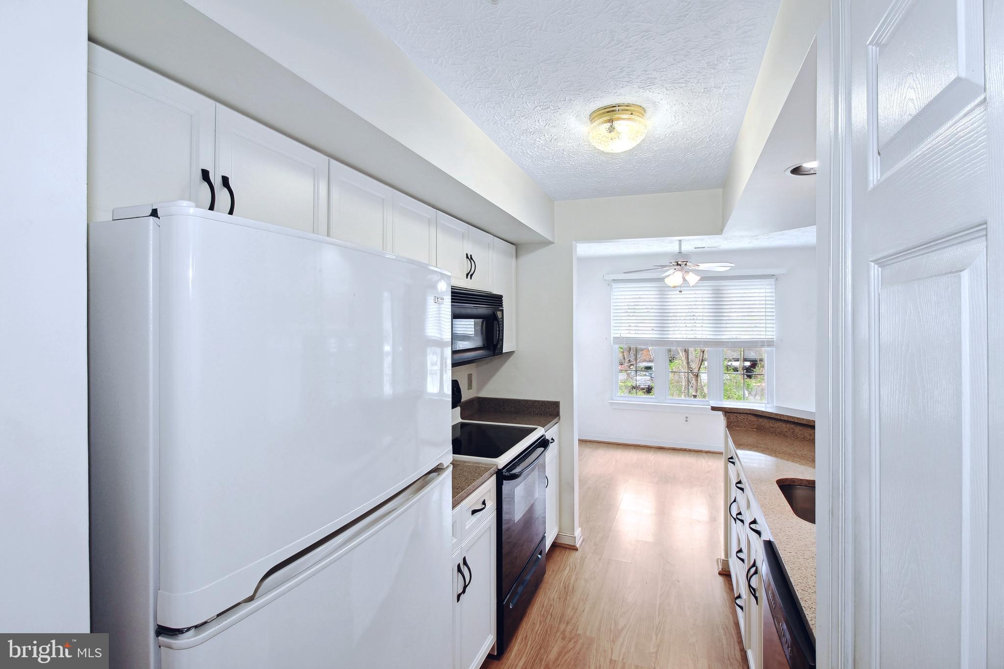 203 Burkwood Ct #203-2f