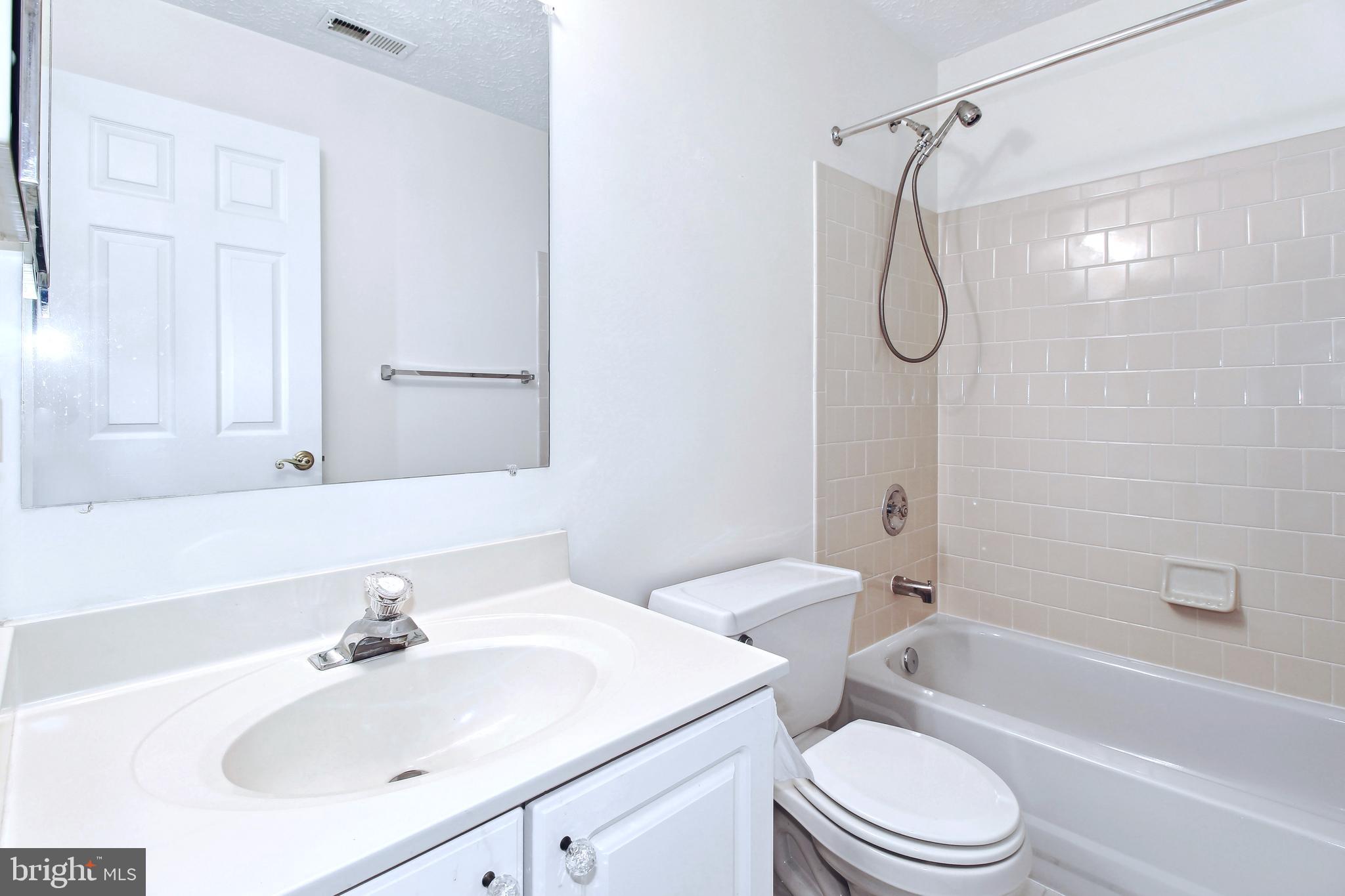 203 Burkwood Ct #203-2f