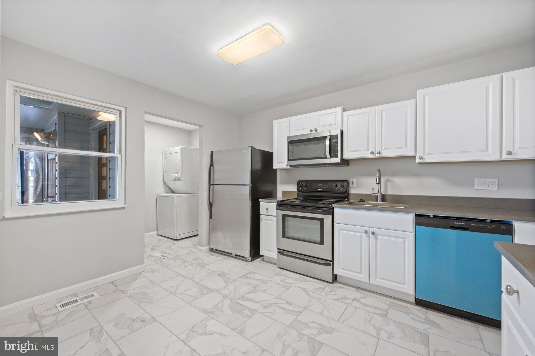 1575 CHARLESTOWN DRIVE