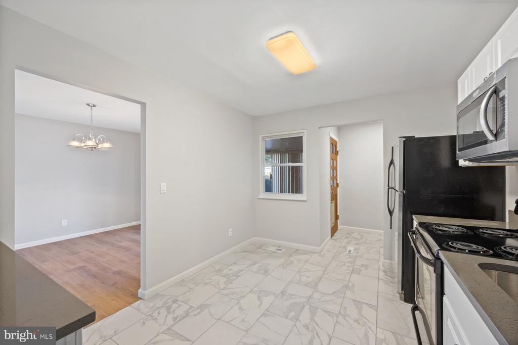 1575 CHARLESTOWN DRIVE
