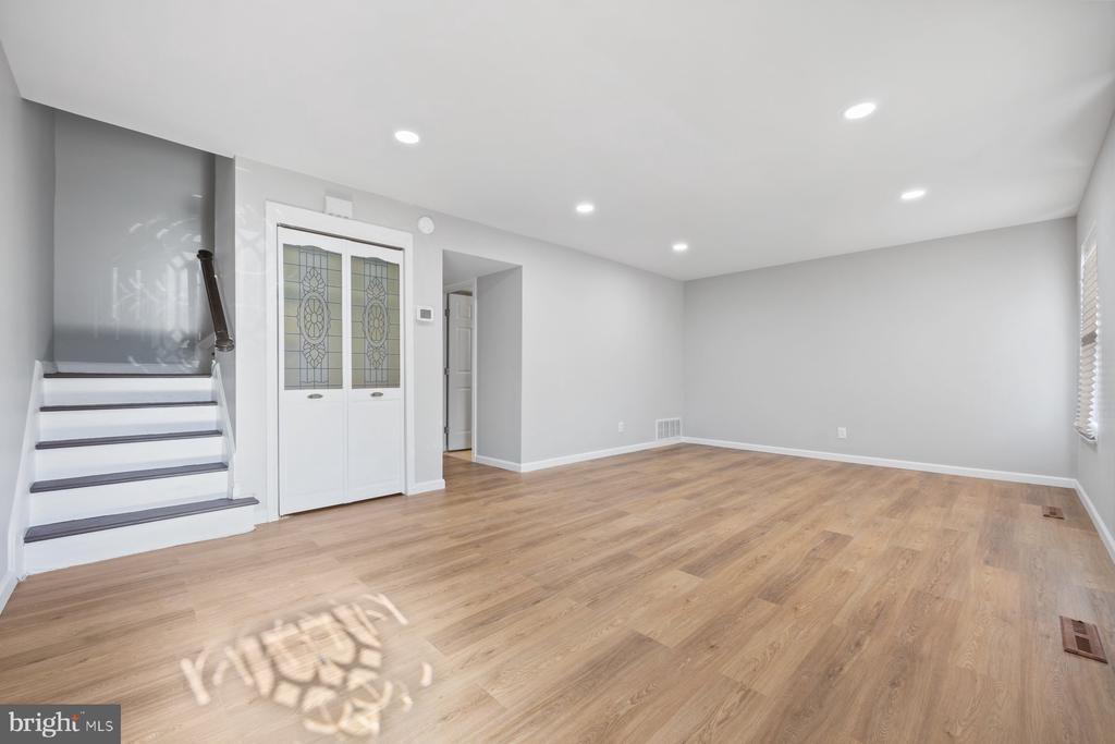 1575 CHARLESTOWN DRIVE