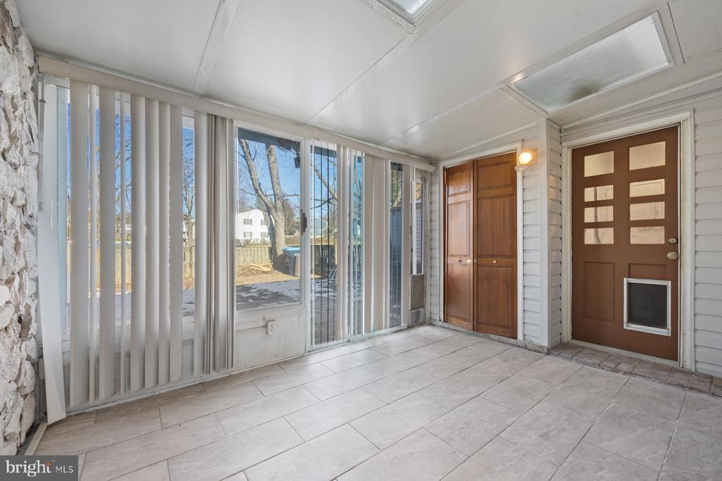 1575 CHARLESTOWN DRIVE
