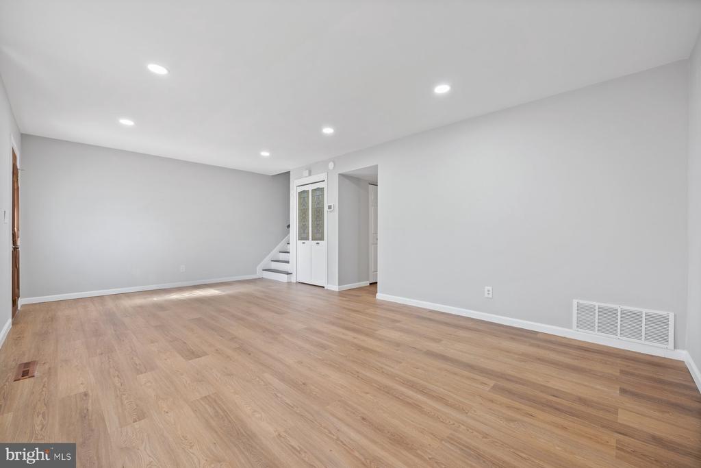 1575 CHARLESTOWN DRIVE