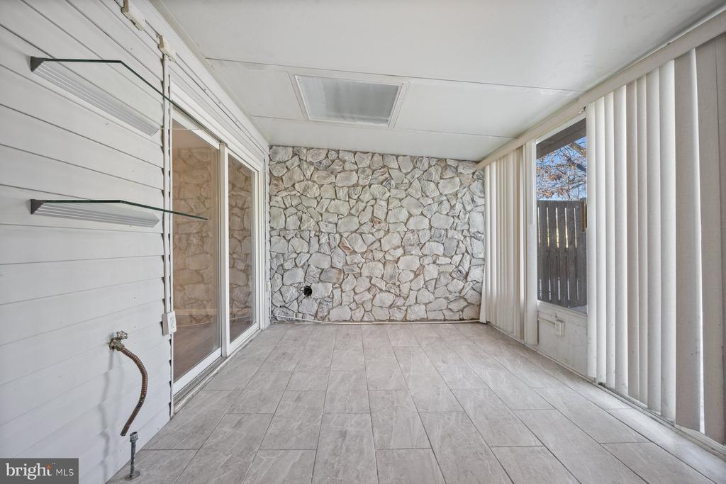 1575 CHARLESTOWN DRIVE