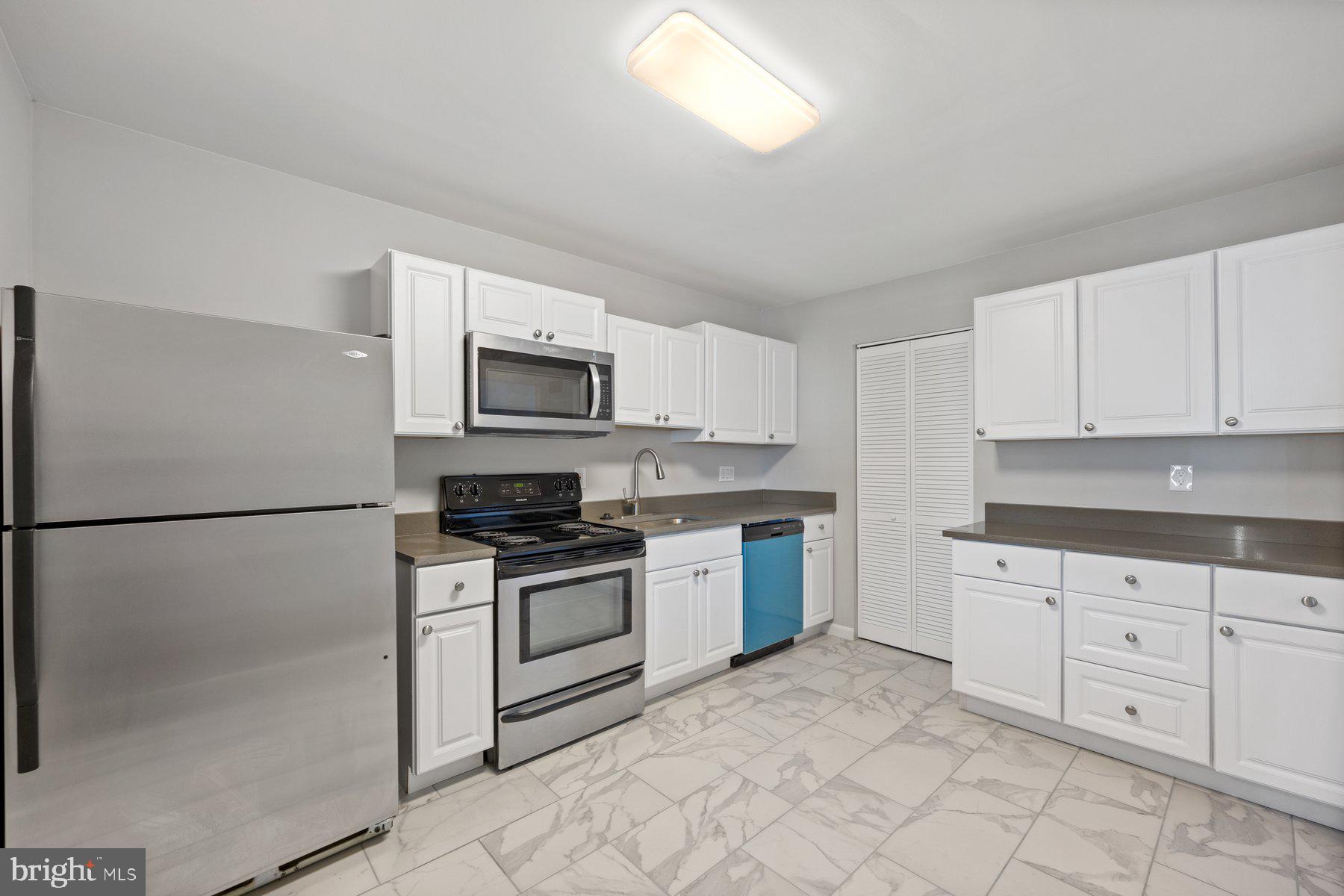 1575 CHARLESTOWN DRIVE