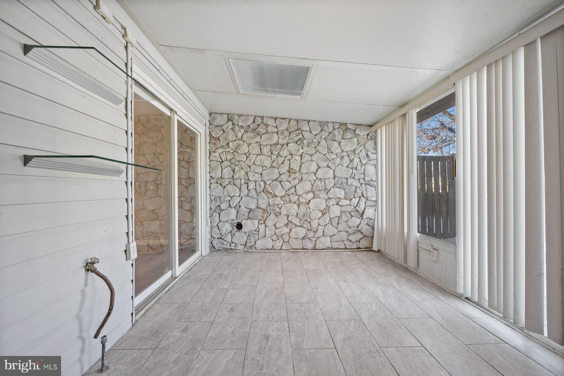 1575 CHARLESTOWN DRIVE