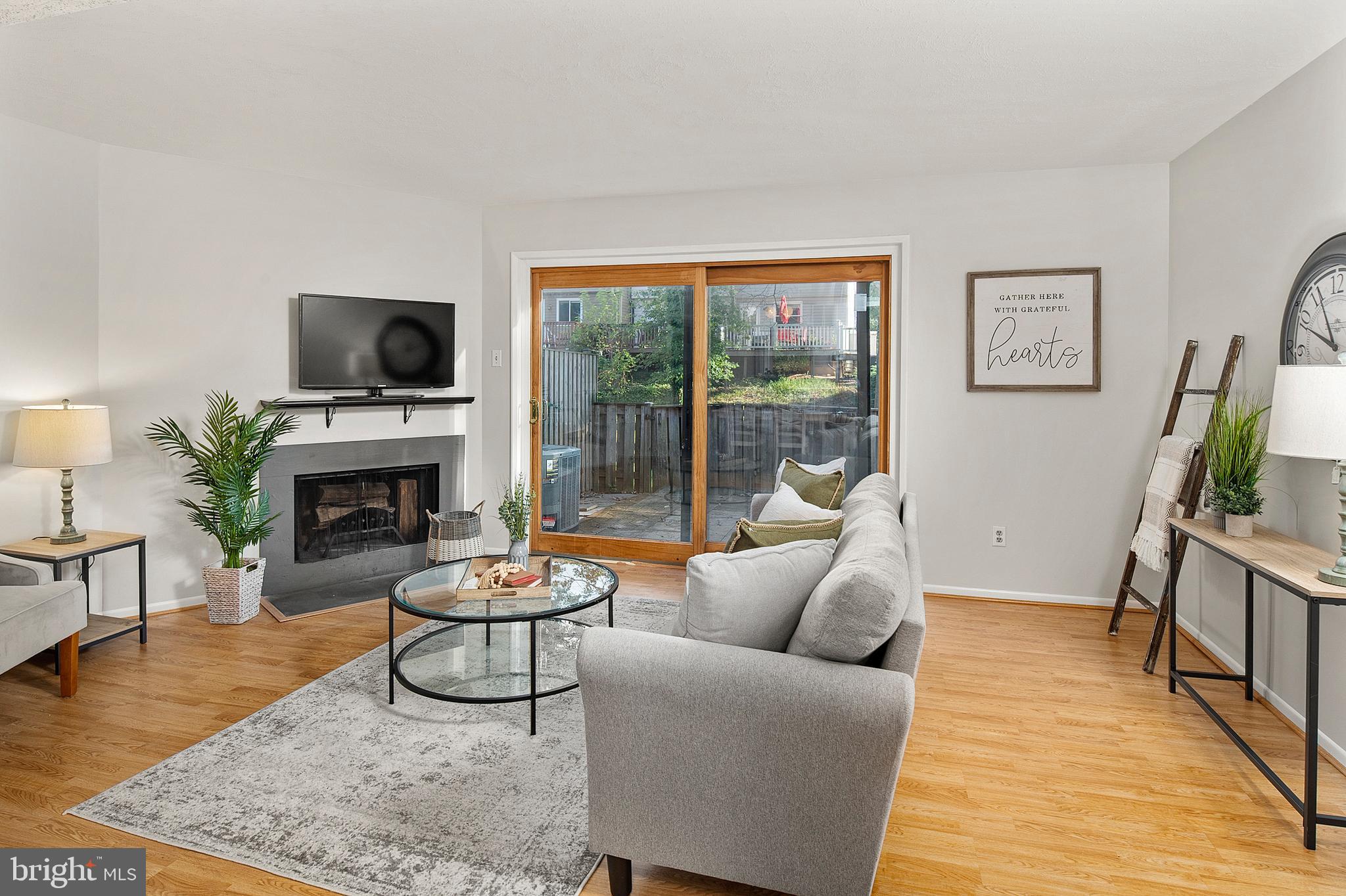 5881 Whisper WAY Unit: 17-02
