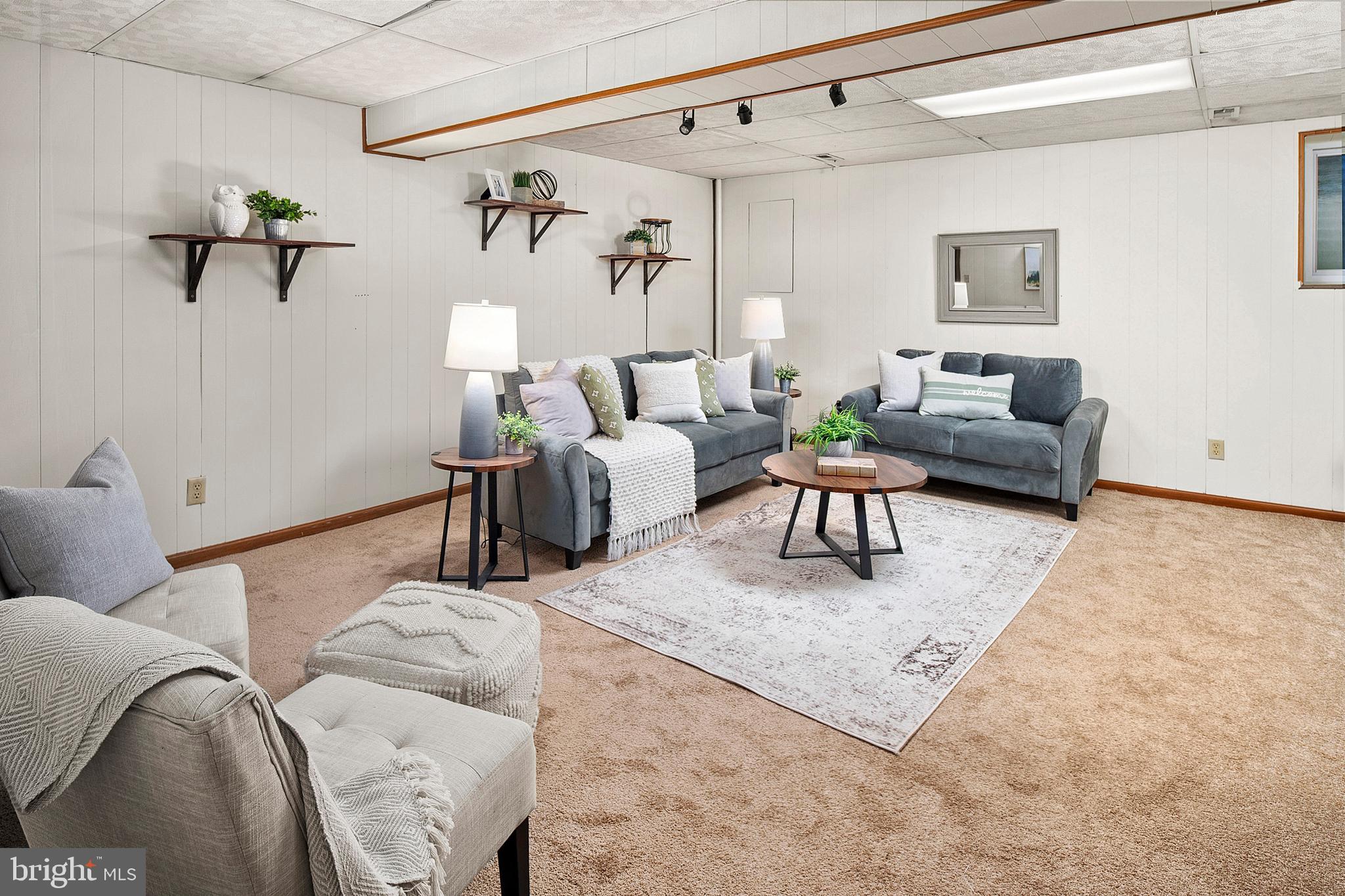 5881 Whisper WAY Unit: 17-02