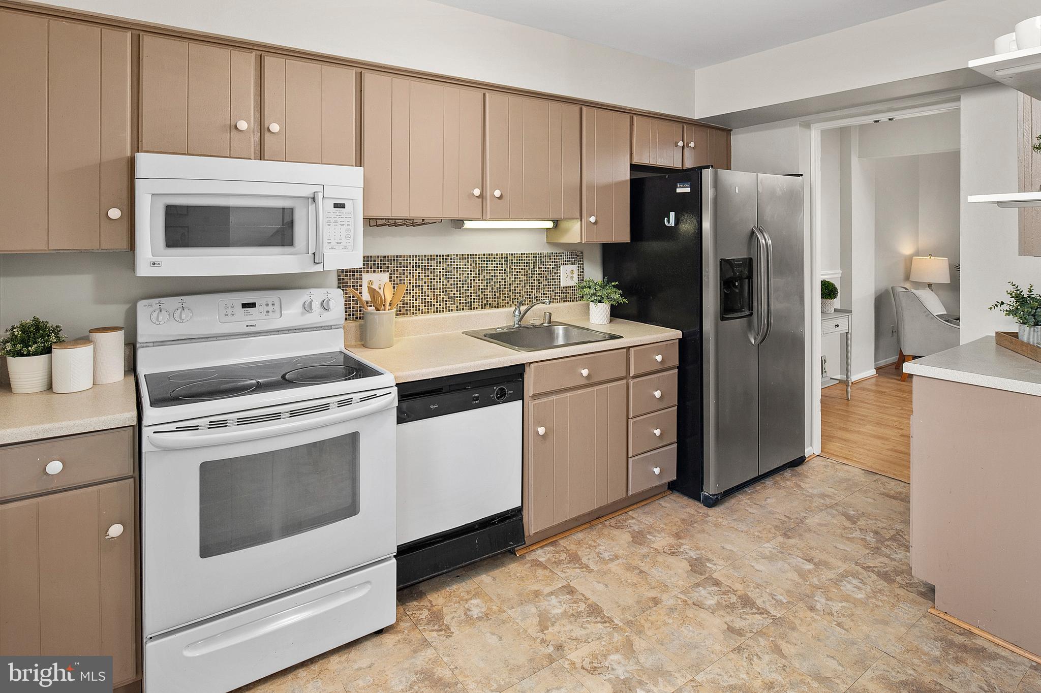 5881 Whisper WAY Unit: 17-02